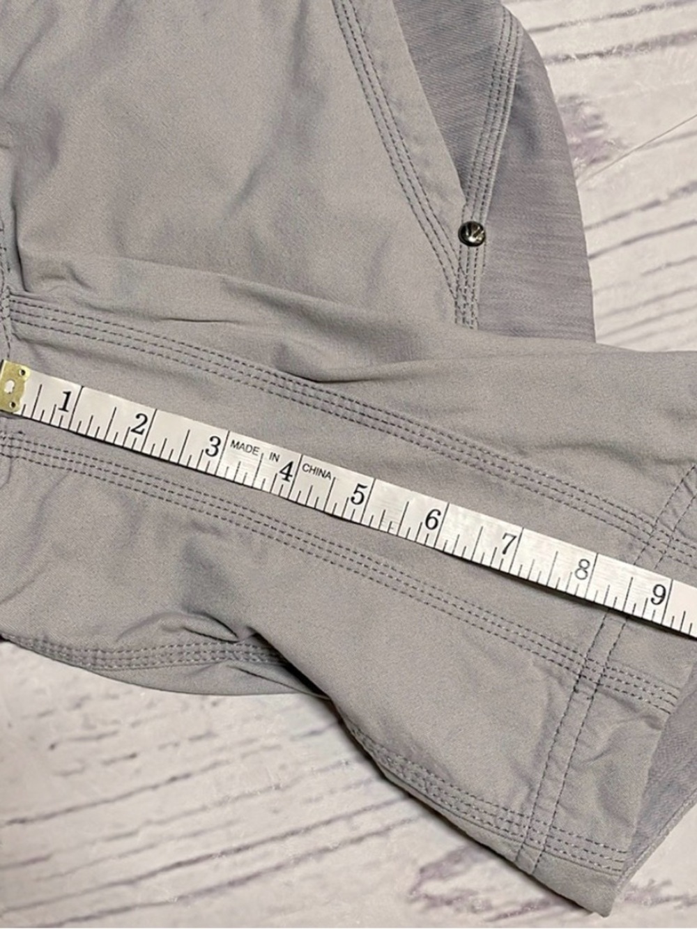 Lululemon Ride On Short Size 4 - Picture 11 of 12